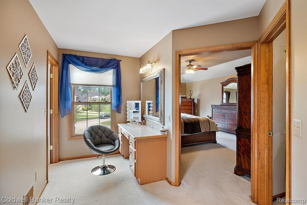 49385 LINCOLNSHIRE Court, Canton, MI 48187 — Photo 59