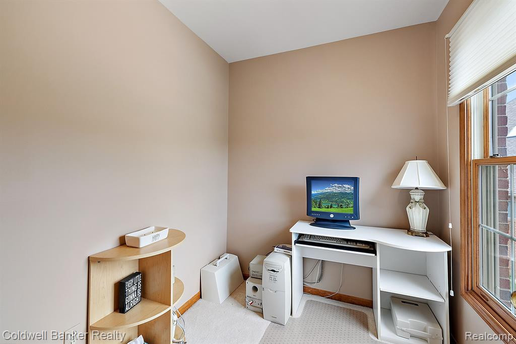 49385 LINCOLNSHIRE Court, Canton, MI 48187 — Photo 61