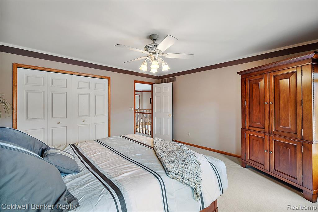49385 LINCOLNSHIRE Court, Canton, MI 48187 — Photo 68