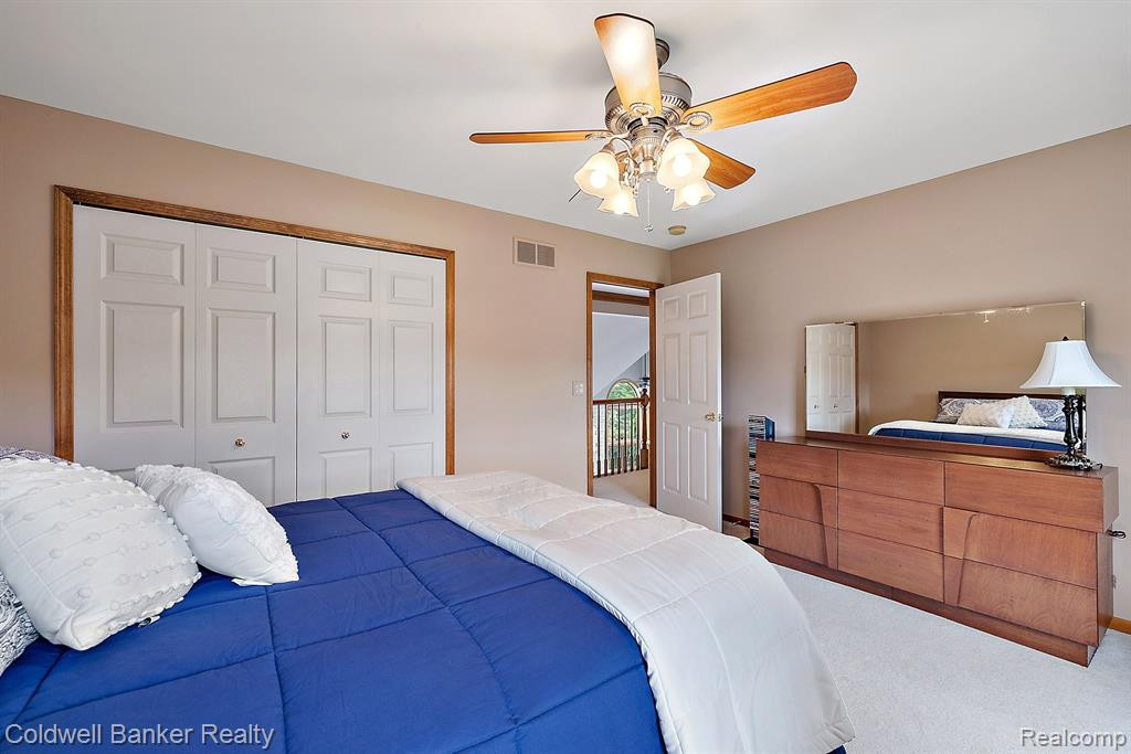 49385 LINCOLNSHIRE Court, Canton, MI 48187 — Photo 70