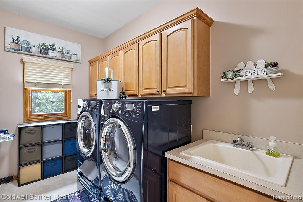 49385 LINCOLNSHIRE Court, Canton, MI 48187 — Photo 75