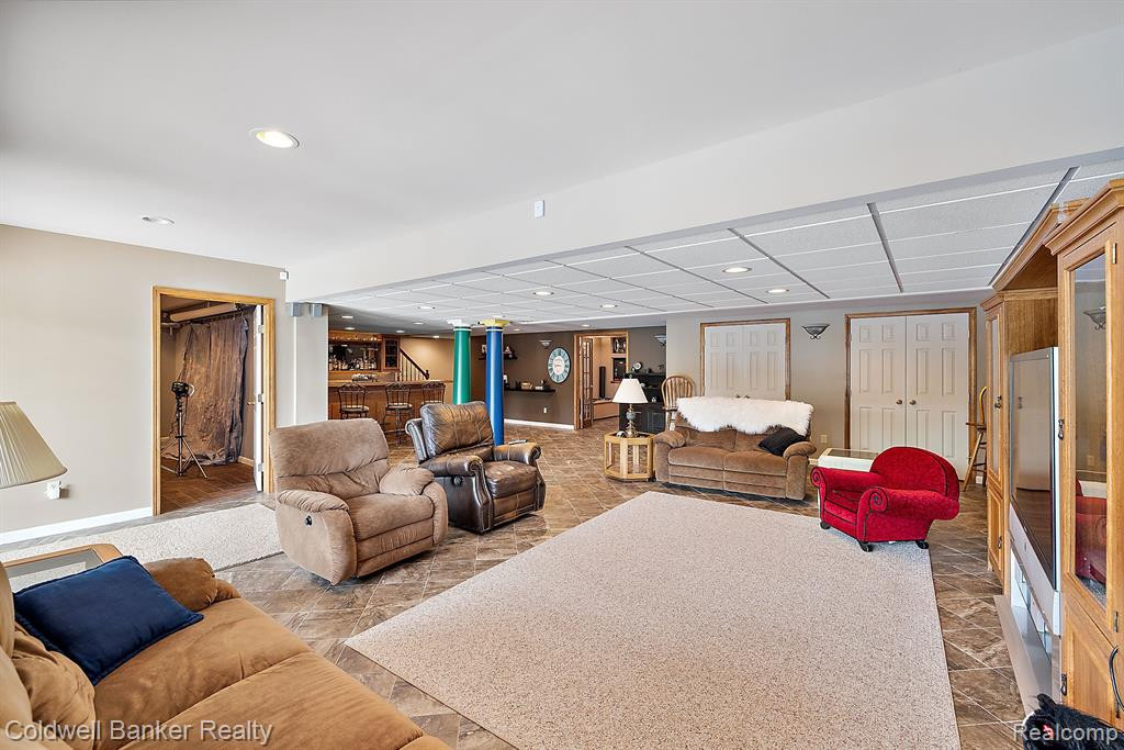 49385 LINCOLNSHIRE Court, Canton, MI 48187 — Photo 80