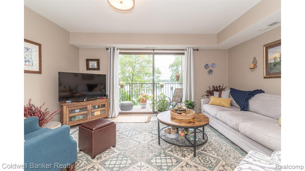 9615 HARBOUR COVE Court, Ypsilanti, MI 48197 — Photo 11