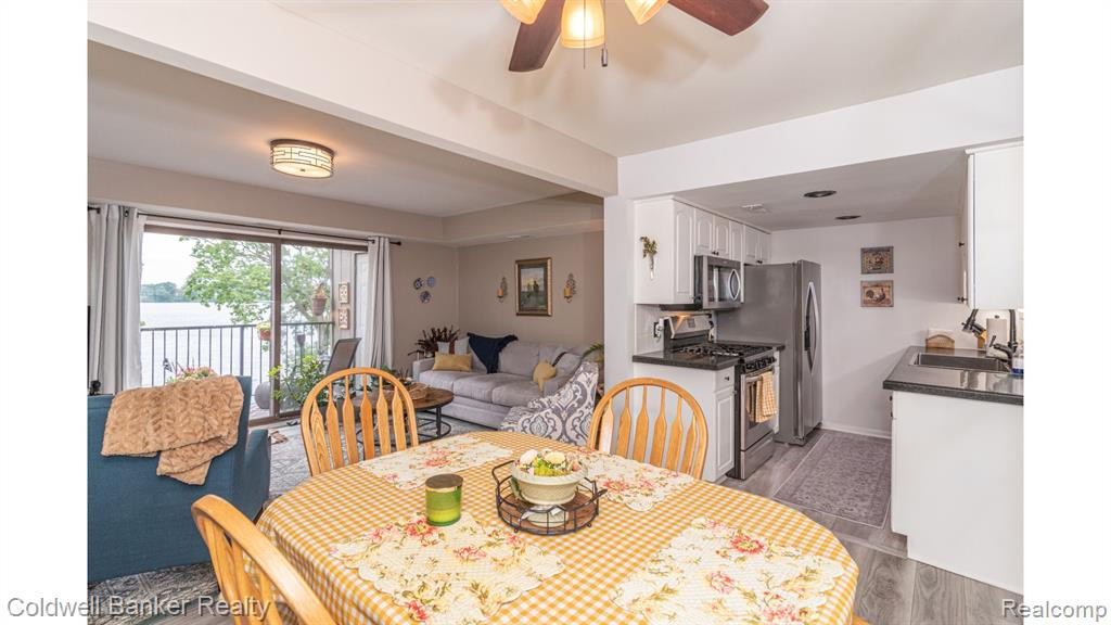 9615 HARBOUR COVE Court, Ypsilanti, MI 48197 — Photo 16