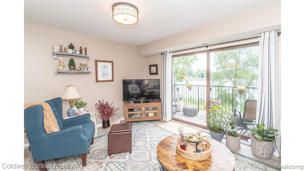 9615 HARBOUR COVE Court, Ypsilanti, MI 48197 — Photo 18