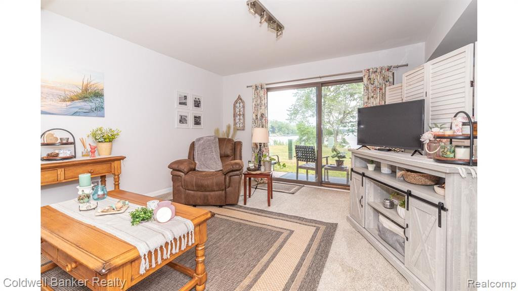 9615 HARBOUR COVE Court, Ypsilanti, MI 48197 — Photo 28
