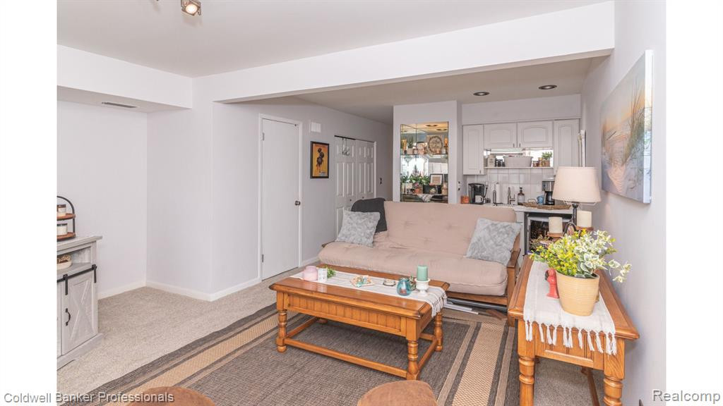 9615 HARBOUR COVE Court, Ypsilanti, MI 48197 — Photo 30