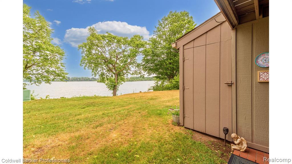 9615 HARBOUR COVE Court, Ypsilanti, MI 48197 — Photo 36