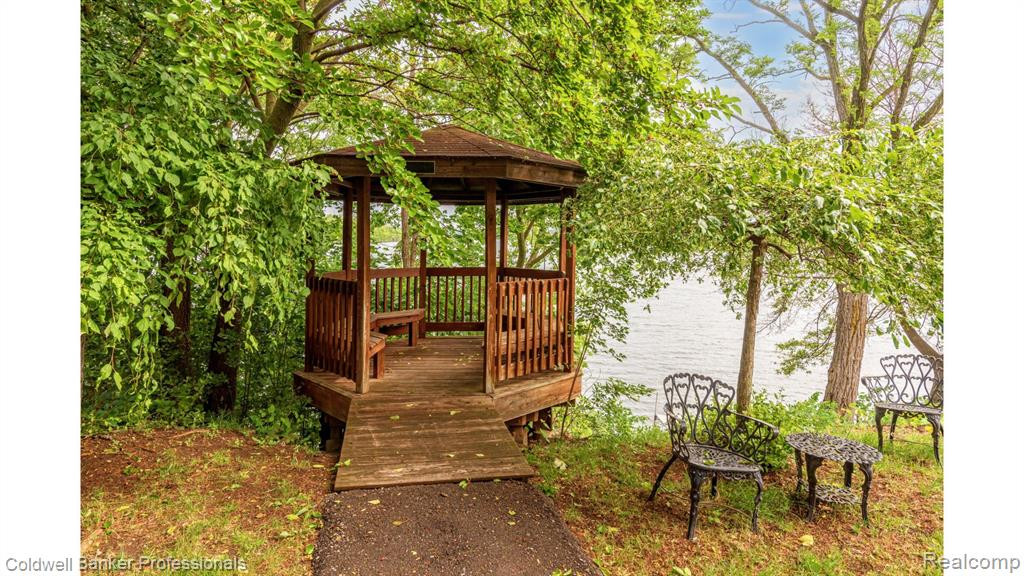 9615 HARBOUR COVE Court, Ypsilanti, MI 48197 — Photo 52