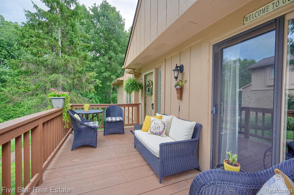 21990 RIVER RIDGE Trail, Farmington Hills, MI 48335 — Photo 4