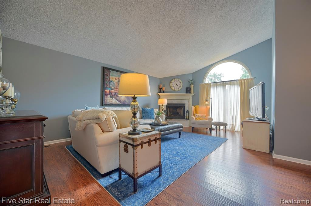 21990 RIVER RIDGE Trail, Farmington Hills, MI 48335 — Photo 8