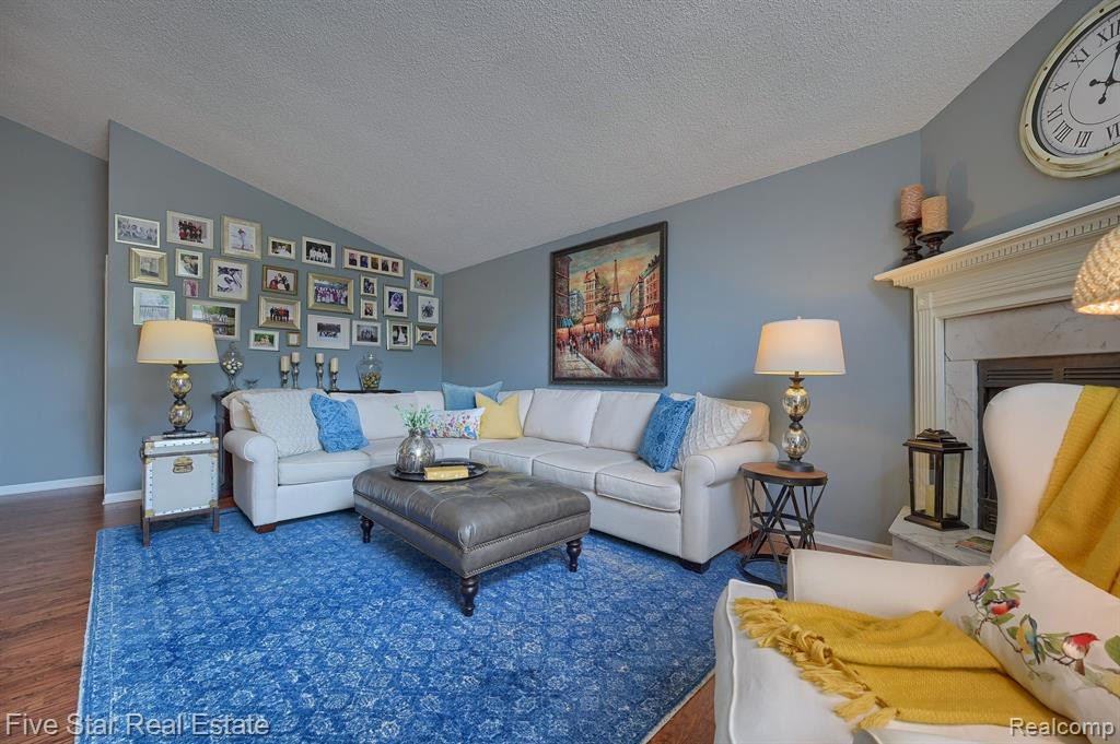 21990 RIVER RIDGE Trail, Farmington Hills, MI 48335 — Photo 9