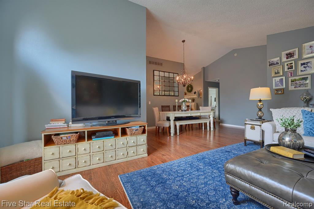 21990 RIVER RIDGE Trail, Farmington Hills, MI 48335 — Photo 10
