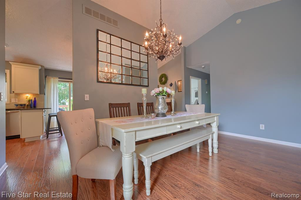 21990 RIVER RIDGE Trail, Farmington Hills, MI 48335 — Photo 11