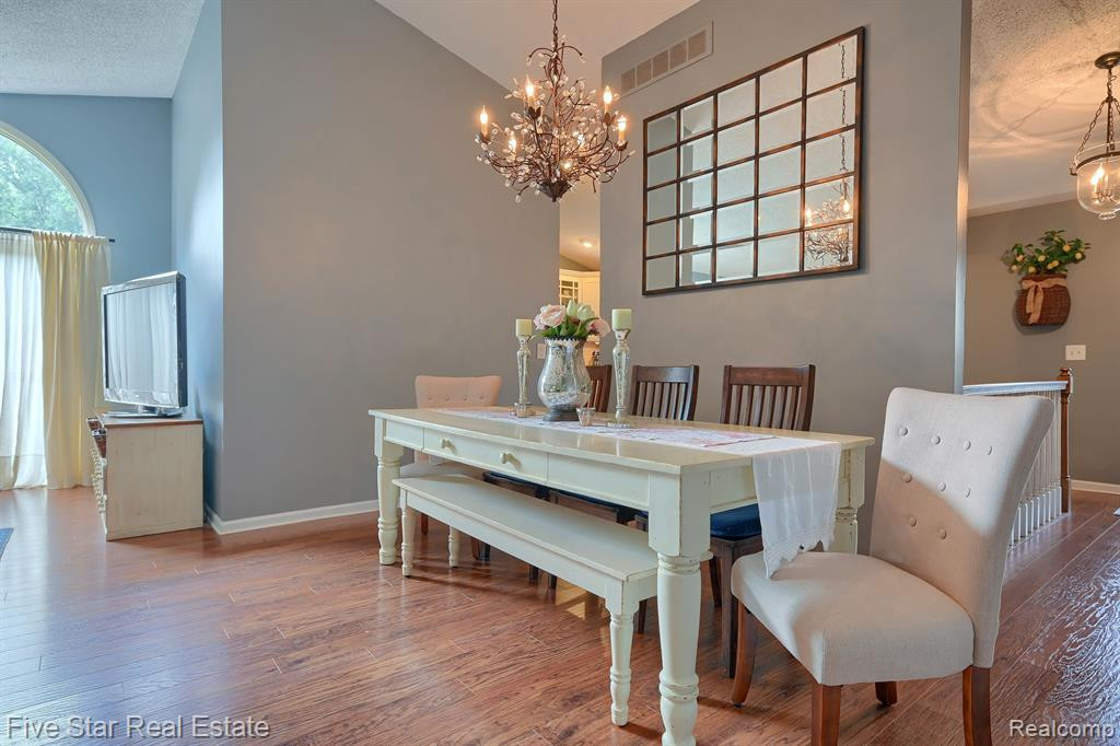 21990 RIVER RIDGE Trail, Farmington Hills, MI 48335 — Photo 12