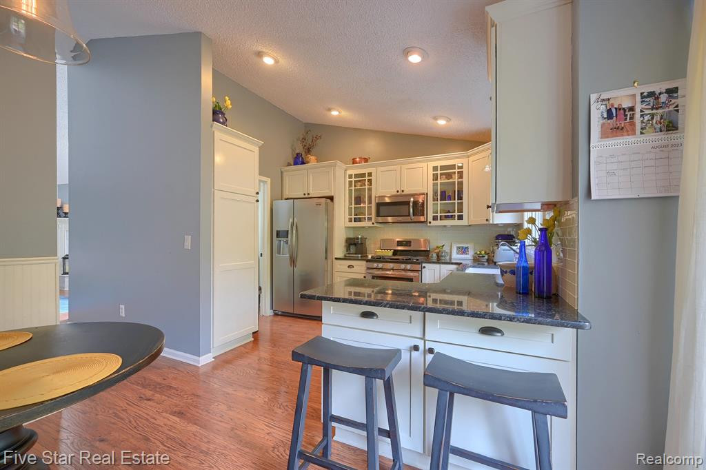21990 RIVER RIDGE Trail, Farmington Hills, MI 48335 — Photo 13