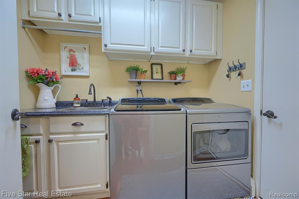 21990 RIVER RIDGE Trail, Farmington Hills, MI 48335 — Photo 29