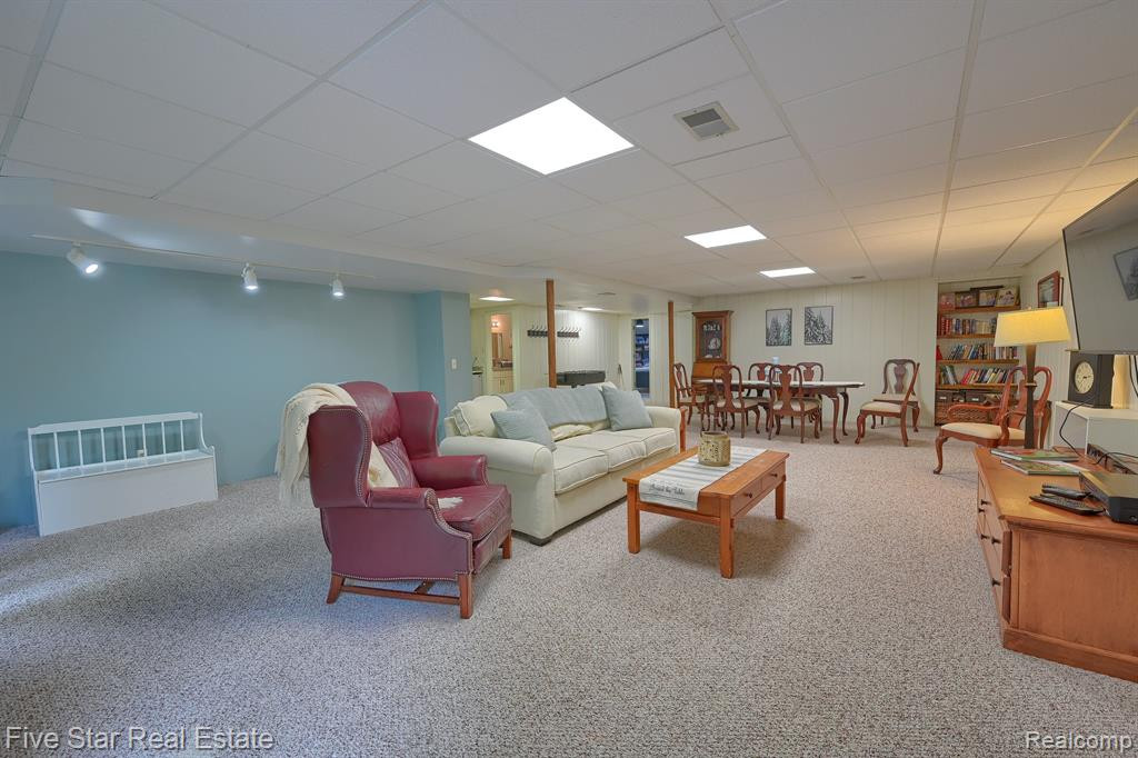 21990 RIVER RIDGE Trail, Farmington Hills, MI 48335 — Photo 31