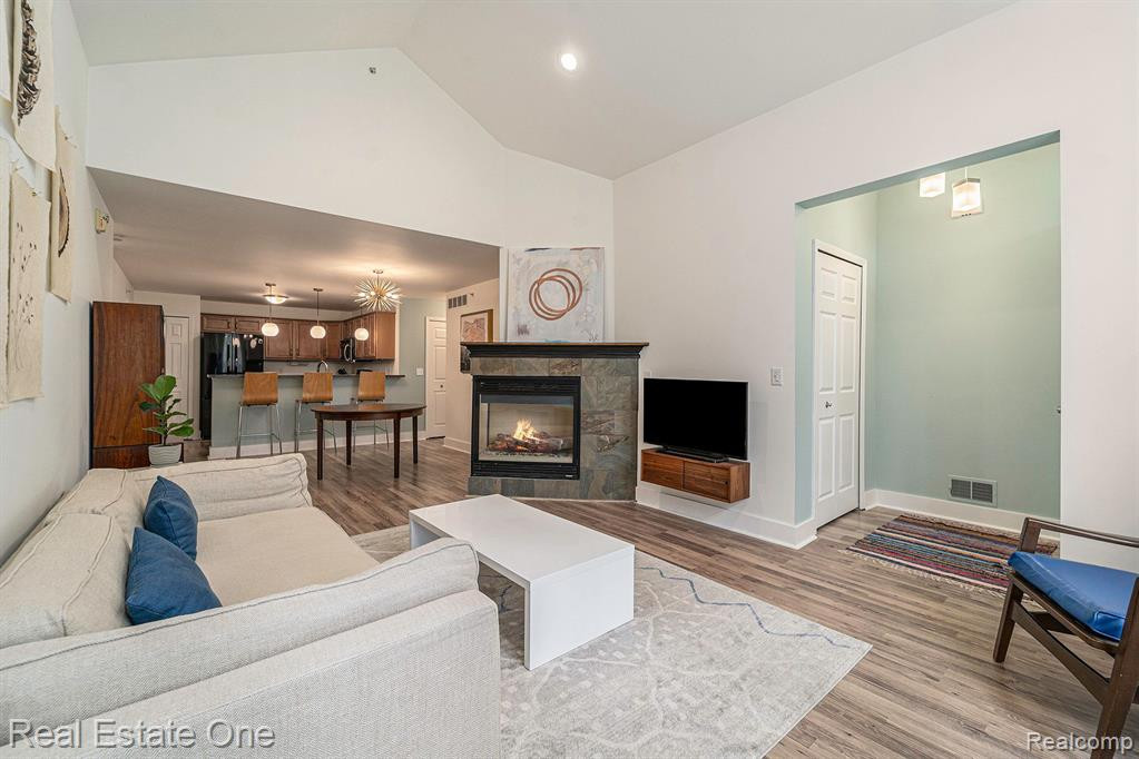 27104 CHANTEL Drive, 243, Walled Lake, MI 48390 — Photo 3