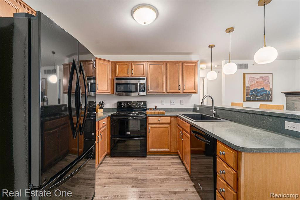 27104 CHANTEL Drive, 243, Walled Lake, MI 48390 — Photo 7