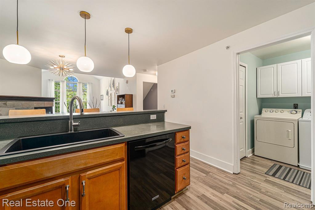 27104 CHANTEL Drive, 243, Walled Lake, MI 48390 — Photo 9