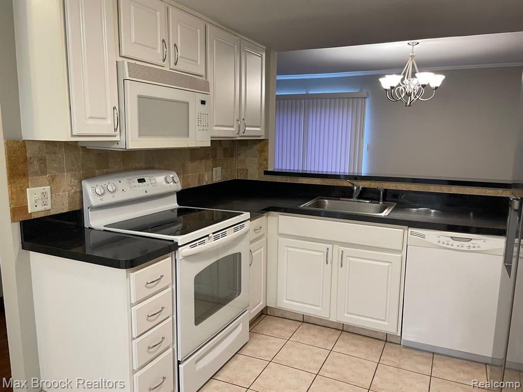 5658 DRAKE HOLLOW Drive E, West Bloomfield, MI — Photo 5
