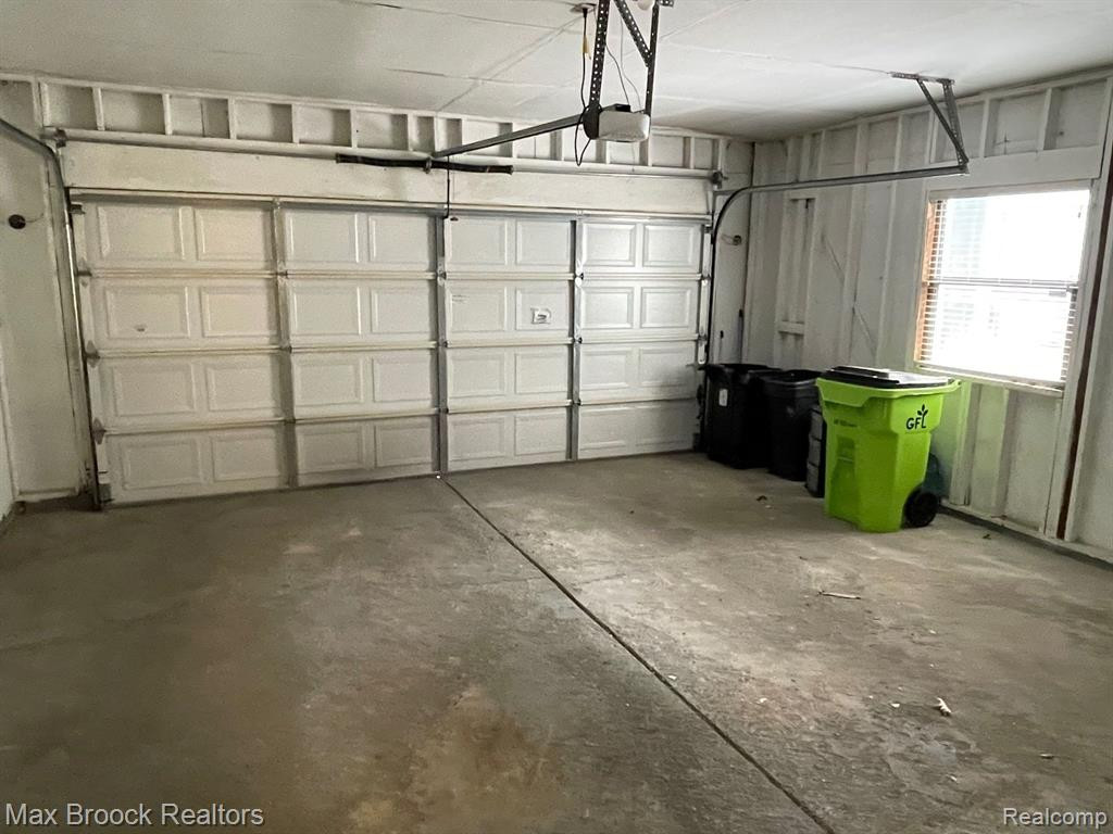 5658 DRAKE HOLLOW Drive E, West Bloomfield, MI — Photo 19