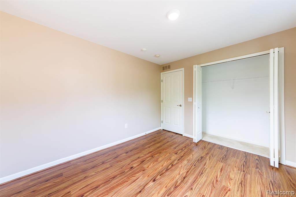 4155 BERKELEY Avenue, Canton, MI 48188 — Photo 10