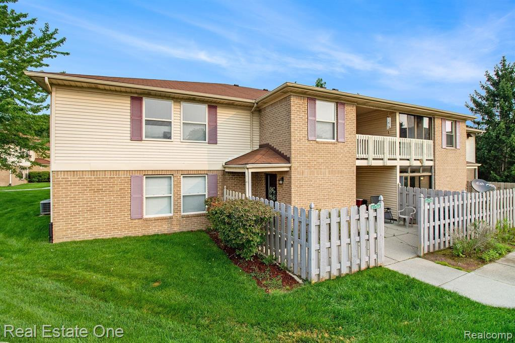 61268 GREENWOOD Drive, South Lyon, MI 48178 — Photo 2