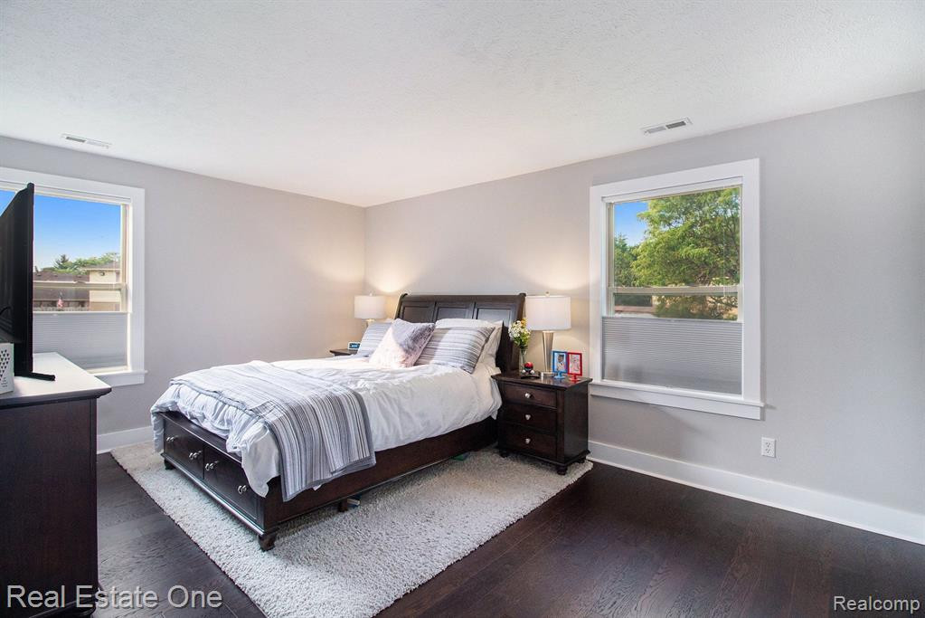 61268 GREENWOOD Drive, South Lyon, MI 48178 — Photo 9