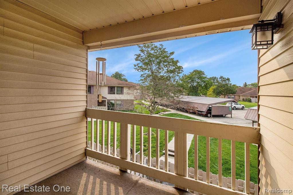 61268 GREENWOOD Drive, South Lyon, MI 48178 — Photo 16