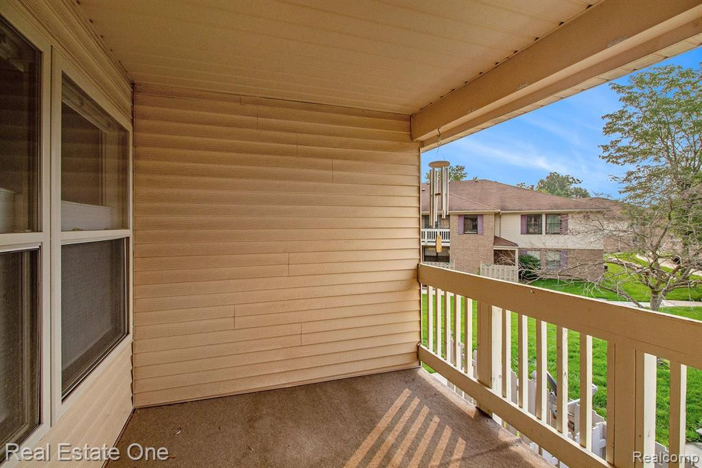 61268 GREENWOOD Drive, South Lyon, MI 48178 — Photo 17