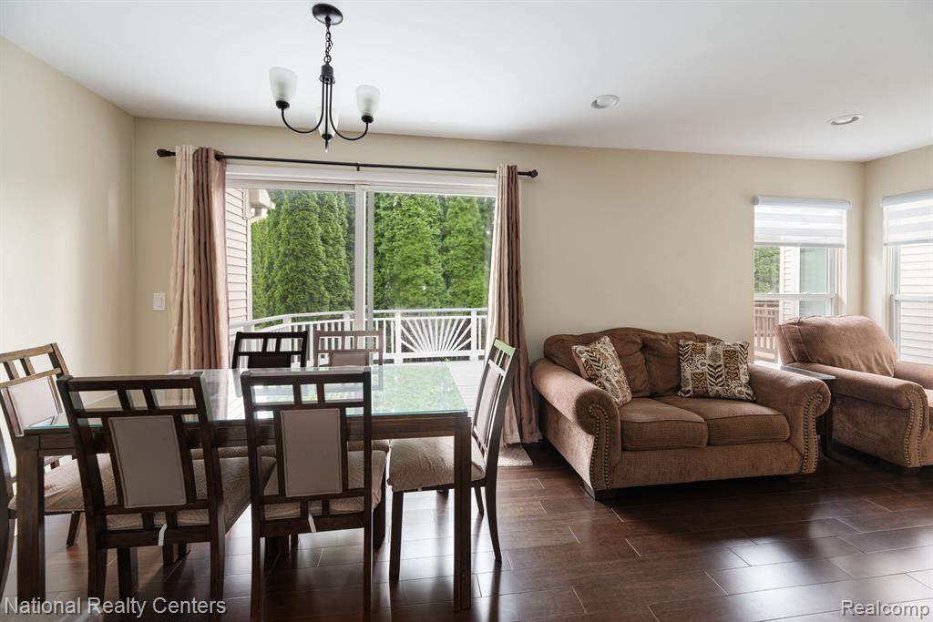 842 CALPERNIA, Wixom, MI 48393 — Photo 15