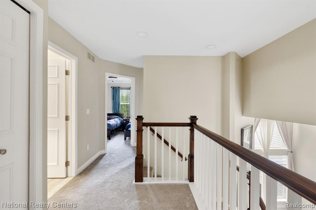842 CALPERNIA, Wixom, MI 48393 — Photo 18