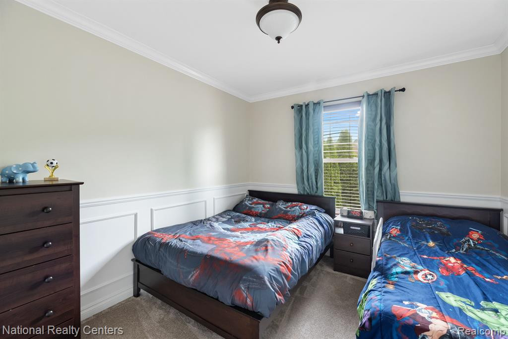 842 CALPERNIA, Wixom, MI 48393 — Photo 23
