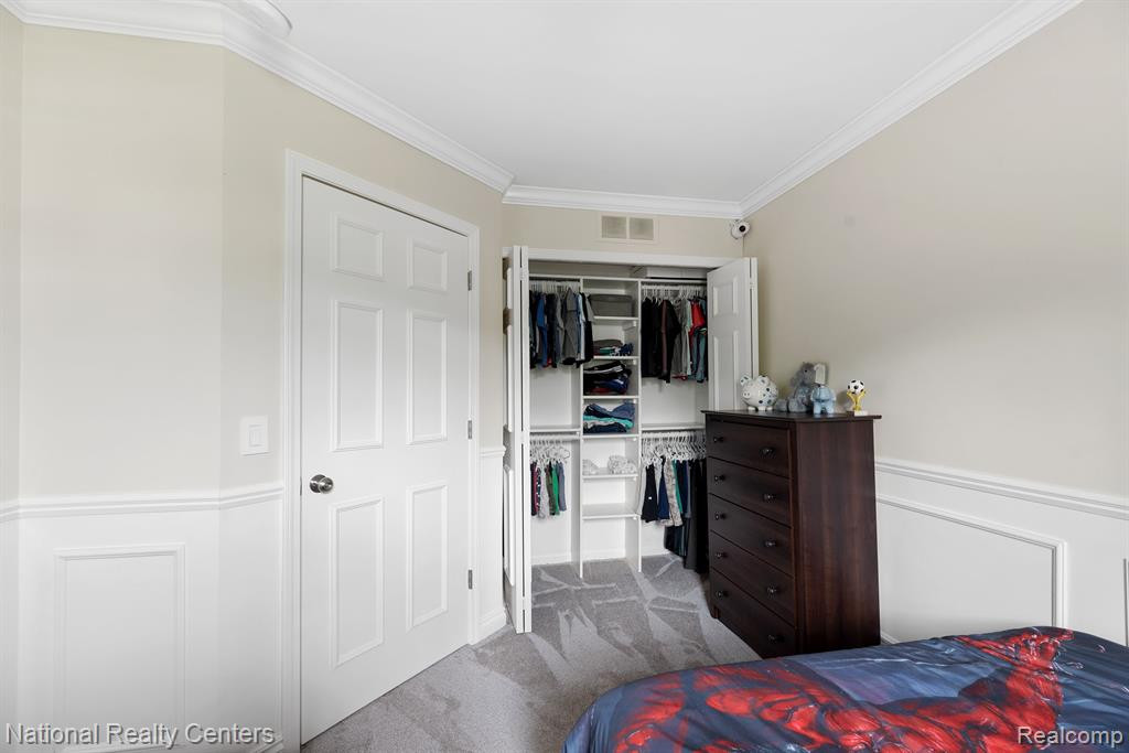 842 CALPERNIA, Wixom, MI 48393 — Photo 24