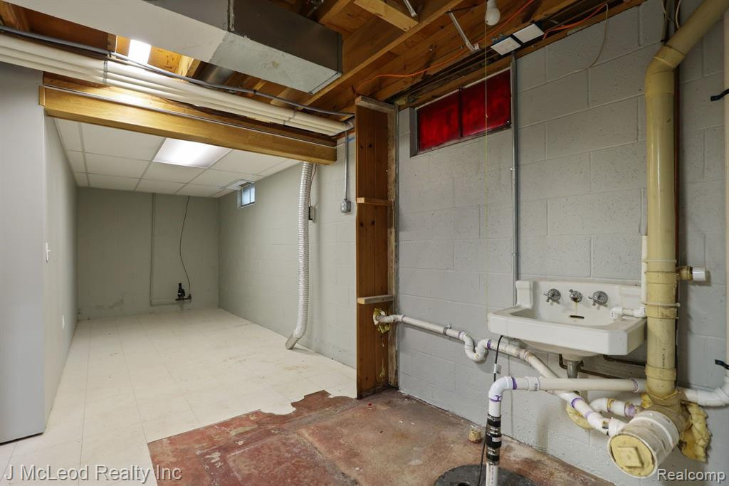 4897 CENTER Street, Millington, MI 48746 — Photo 35