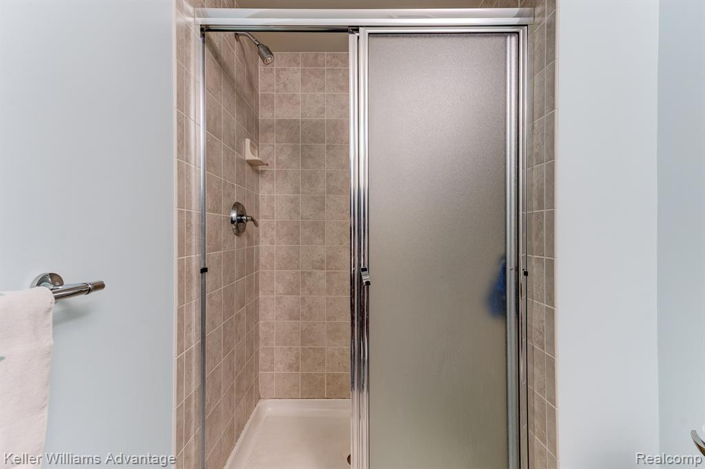 40778 Lenox Park Drive, Novi, MI 48377 — Photo 22