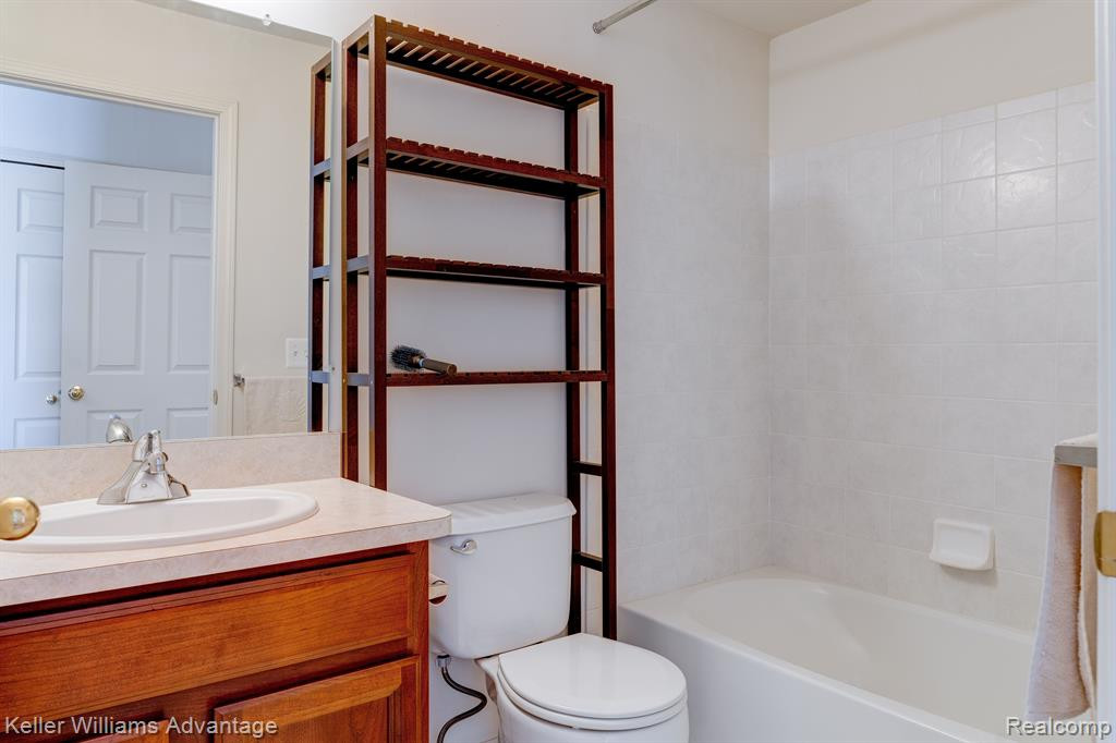 40778 Lenox Park Drive, Novi, MI 48377 — Photo 28