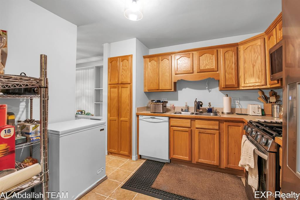 41274 SOUTHWIND Drive, Canton, MI 48188 — Photo 13