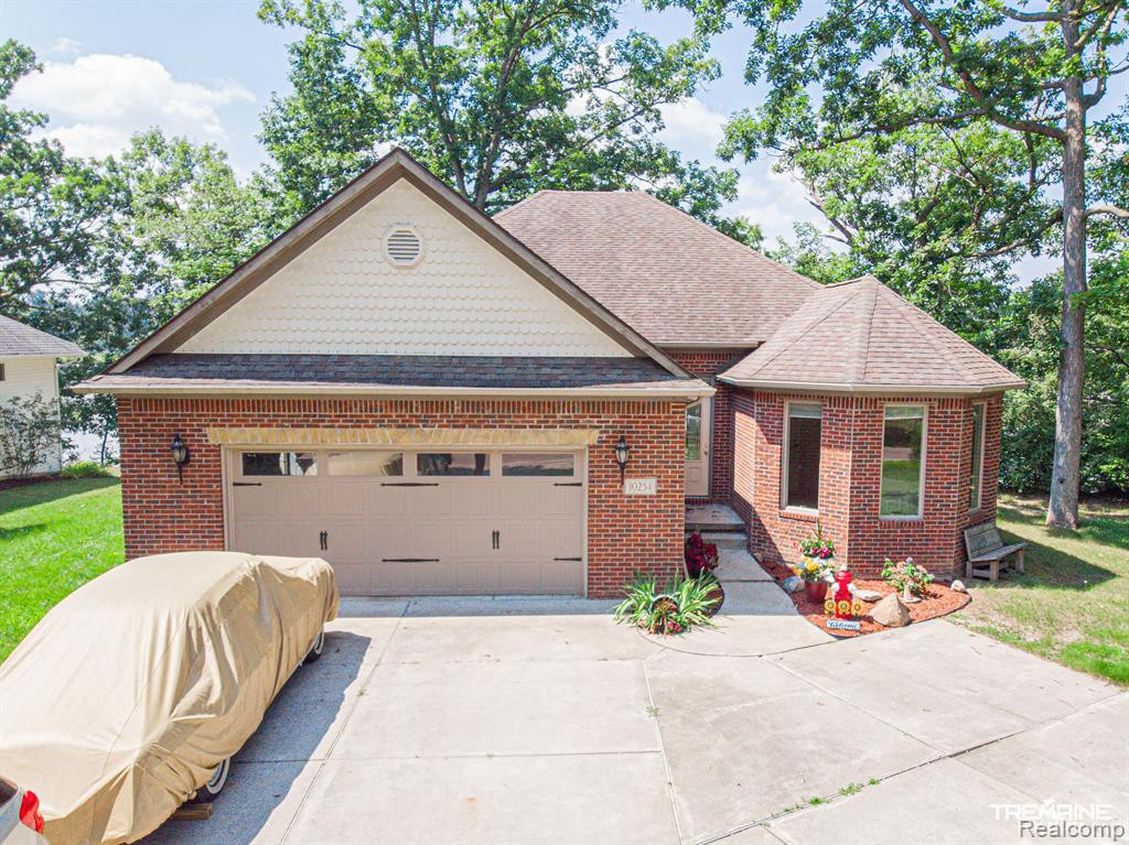 10234 PARK Drive, Goodrich Vlg, MI — front exterior