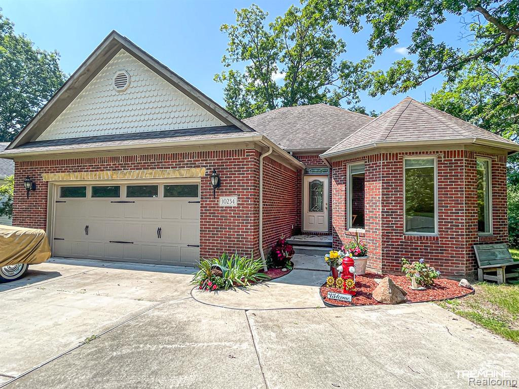 10234 PARK Drive, Goodrich Vlg, MI — Photo 2