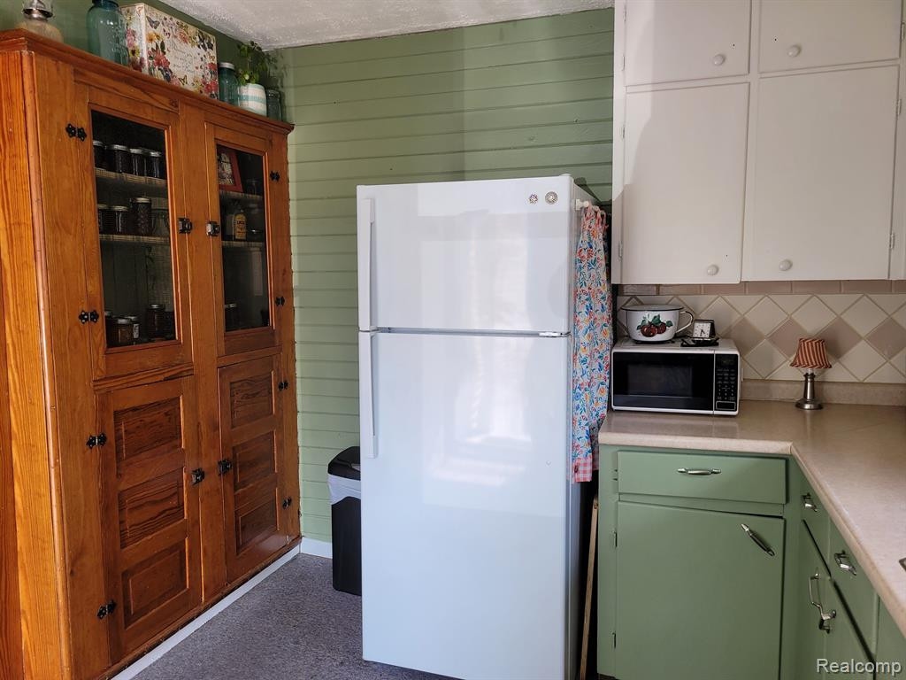 207 S MAPLE Street, Webberville, MI 48892 — Photo 5