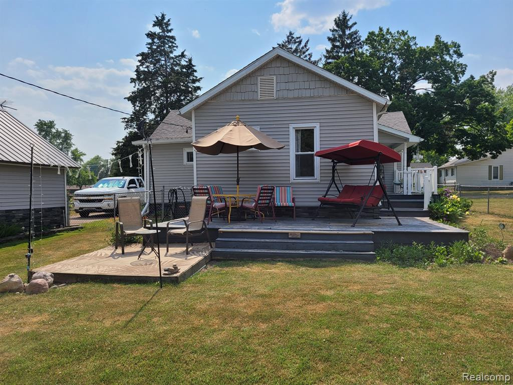 207 S MAPLE Street, Webberville, MI 48892 — Photo 16