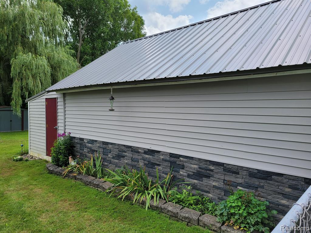207 S MAPLE Street, Webberville, MI 48892 — Photo 18