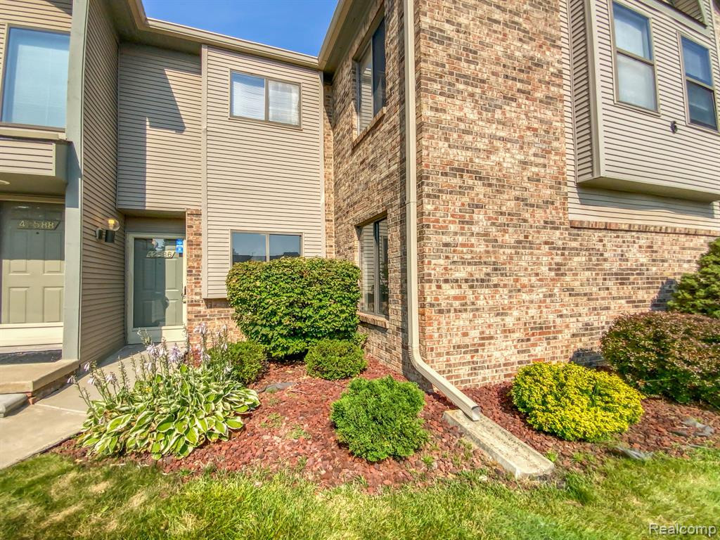 42586 LILLEY POINTE Drive, Canton, MI 48187 — front exterior