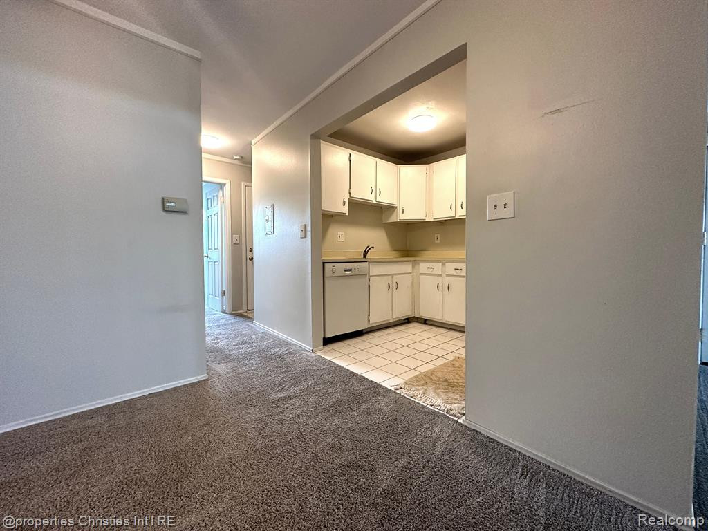 4917 Crooks, Royal Oak, MI 48073 — Photo 9