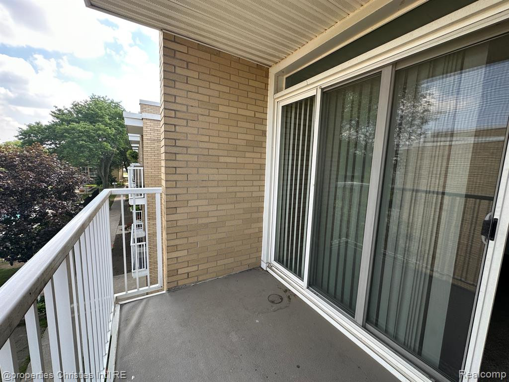 4917 Crooks, Royal Oak, MI 48073 — Photo 27