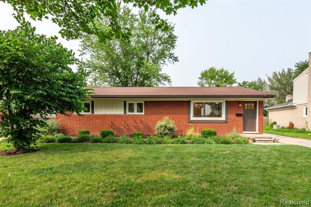 265 NICHOLS Drive, Saline, MI 48176 — Photo 2