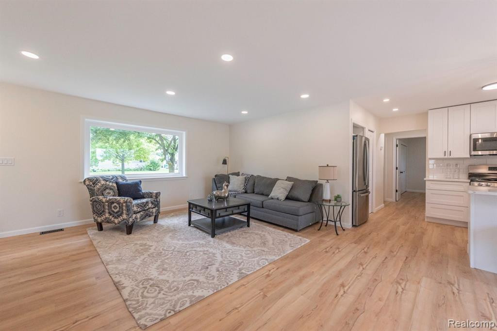 265 NICHOLS Drive, Saline, MI 48176 — Photo 8